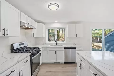 Kitchen - 24 Deer Path #5, Maynard, MA 01754 photo 5 of 5