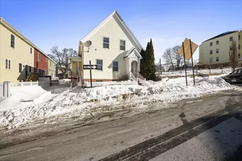 Exterior - 52 Harrison St, Worcester, MA 01604 photo 5 of 6