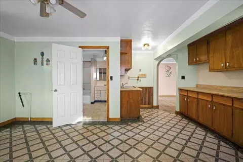 Entry Way - 52 Harrison St, Worcester, MA 01604 photo 1 of 6