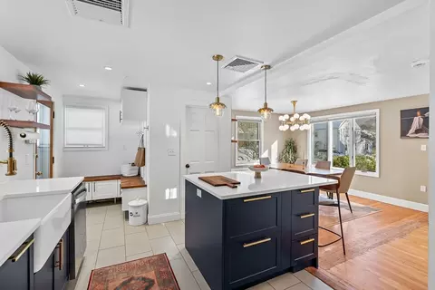 67 Risley Rd, Brookline, MA 02467 photo 4