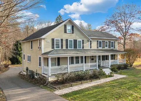 93 Springs Rd, Bedford, MA 01730