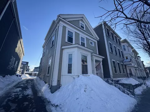 581 E 8th St, Boston, MA 02127 photo 2