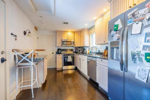 581 E 8th St, Boston, MA 02127 photo 12