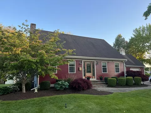 15 School St, Fairhaven, MA 02719