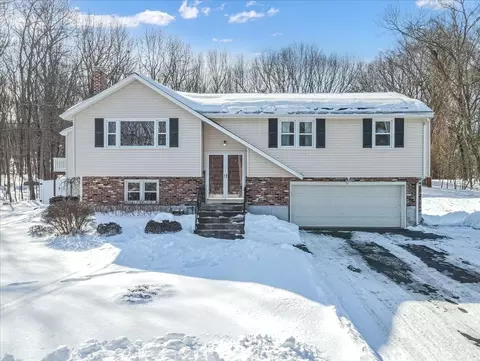 9 Williams Rd, Sharon, MA 02067