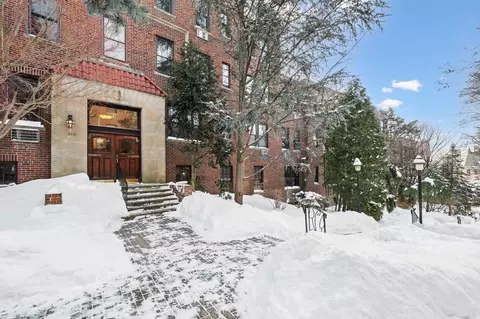 315 Tappan St #4, Brookline, MA 02446