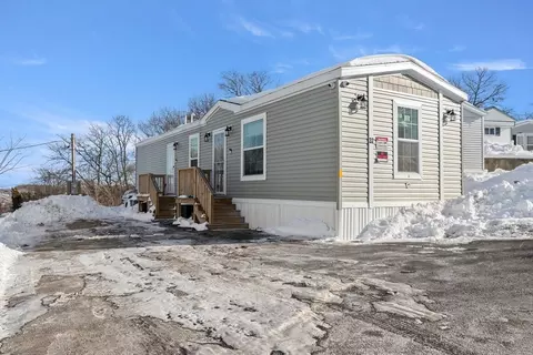 161 Newbury St #32, Peabody, MA 01960