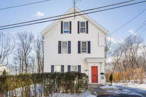22 Hawes St, Fitchburg, MA 01420