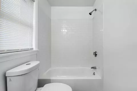 Bath - 49 Eade, Lynn, MA 01902 photo 1 of 3