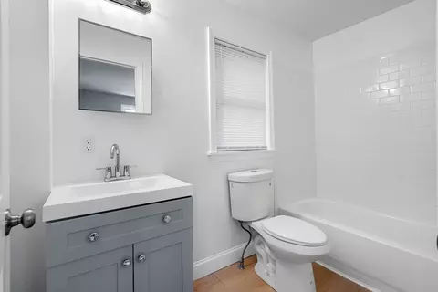 Bath - 49 Eade, Lynn, MA 01902 photo 2 of 3