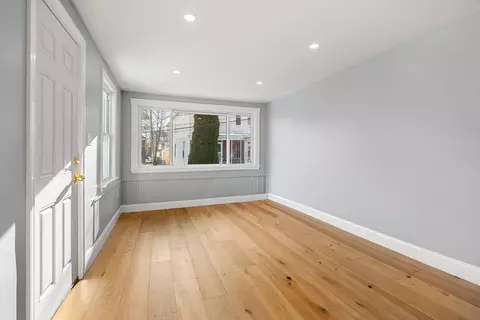 Living - 49 Eade, Lynn, MA 01902 photo 6 of 8