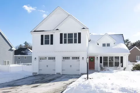 10 Bunker Ln, Lakeville, MA 02347