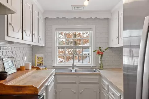 Kitchen - 54 Birch Rd, Andover, MA 01810 photo 2 of 3