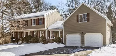 68 Sanborn Ln, Reading, MA 01867