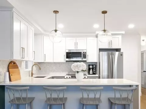337 Chelsea St #1, Boston, MA 02128