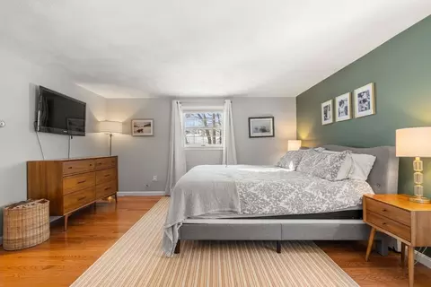 Bedroom - 2 Cobblers Ln, Beverly, MA 01915 photo 3 of 6