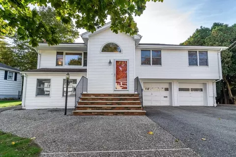 15 Mackintosh Ave, Needham, MA 02492