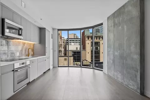 55 Lagrange St #1010, Boston, MA 02116