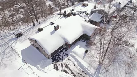 94 Vermont St, Holyoke, MA 01040