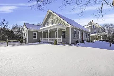 26 Maple St, Mendon, MA 01756