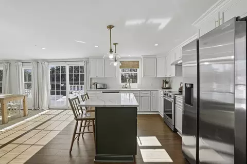 26 Maple St, Mendon, MA 01756 photo 7