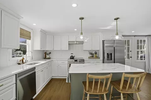 26 Maple St, Mendon, MA 01756 photo 11