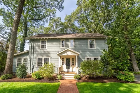 31 Wilde Rd, Waban, MA 02468