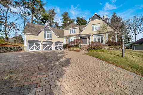 4 Andover Country Club Ln, Andover, MA 01810