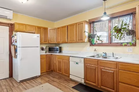 35 Ball St, Orange, MA 01364 photo 12
