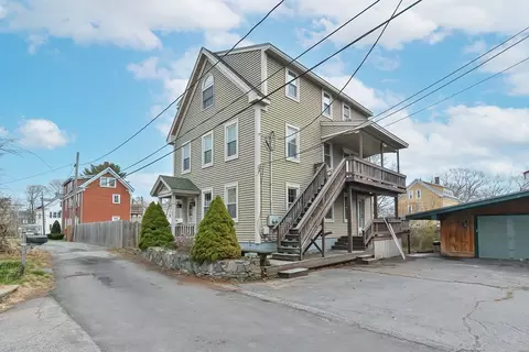 8 Woodwards Ln, Taunton, MA 02780