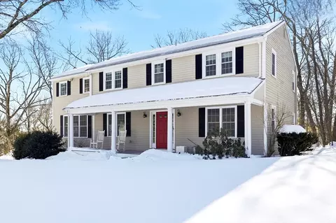 245 Oak Hill Cir, Concord, MA 01742
