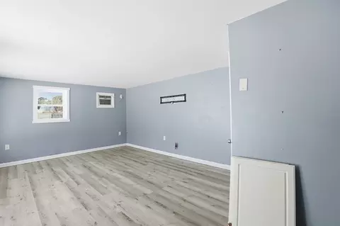 Living - 12 White St, Acushnet, MA 02743 photo 8 of 8