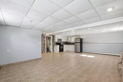 Living - 12 White St, Acushnet, MA 02743 photo 5 of 8