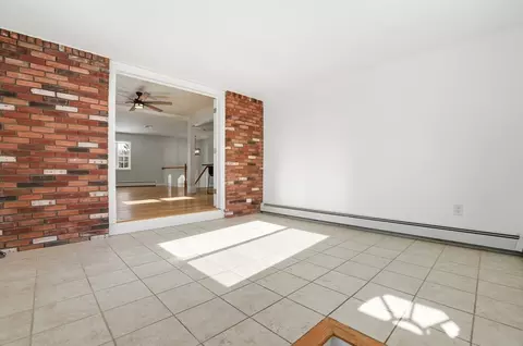 Living - 12 White St, Acushnet, MA 02743 photo 4 of 8