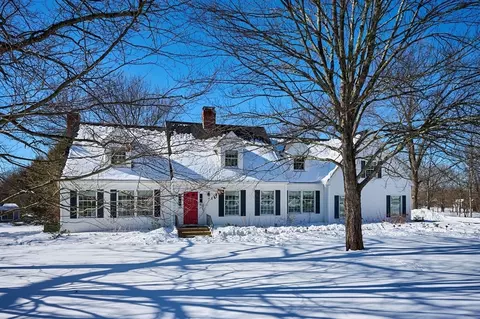 12 Teawaddle Ln, Amherst, MA 01002