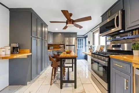 Kitchen - 10 Longmeadow Dr, Wareham, MA 02571 photo 2 of 2