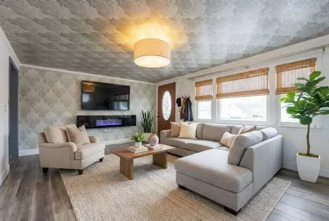 Living - 10 Longmeadow Dr, Wareham, MA 02571 photo 1 of 1
