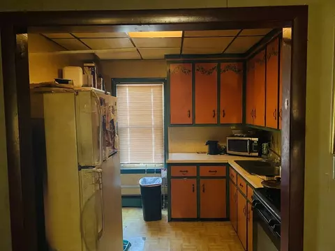 Kitchen - 10 Carlisa Dr, Fall River, MA 02723 photo 4 of 4
