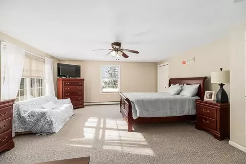 Bedroom - 10 Emerald St, Gloucester, MA 01930 photo 3 of 7