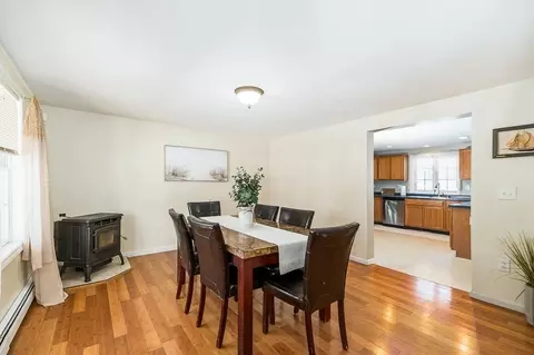 Dining - 10 Emerald St, Gloucester, MA 01930 photo 2 of 3
