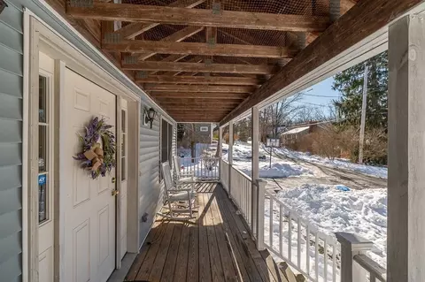 Exterior - 10 Emerald St, Gloucester, MA 01930 photo 4 of 8