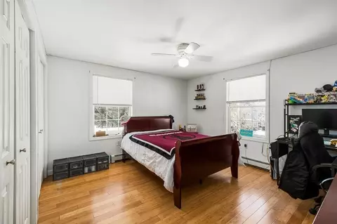 Bedroom - 10 Emerald St, Gloucester, MA 01930 photo 6 of 7