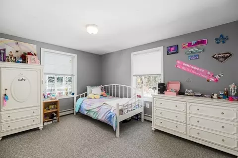 Bedroom - 10 Emerald St, Gloucester, MA 01930 photo 4 of 7