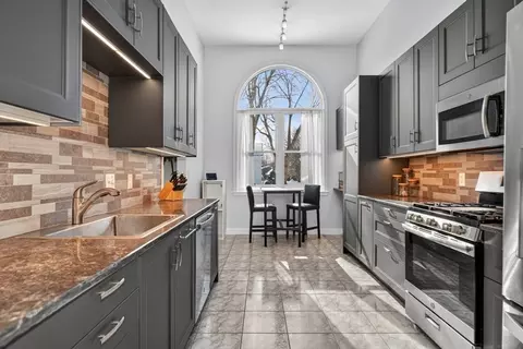 18 Jay Dr, Framingham, MA 01701 photo 5