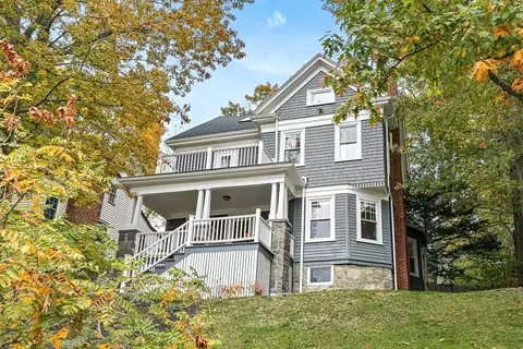 55 Redlands Rd, West Roxbury, MA 02132