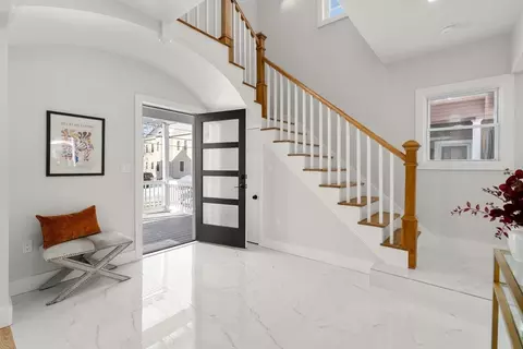 20 Townsend St, Waltham, MA 02453