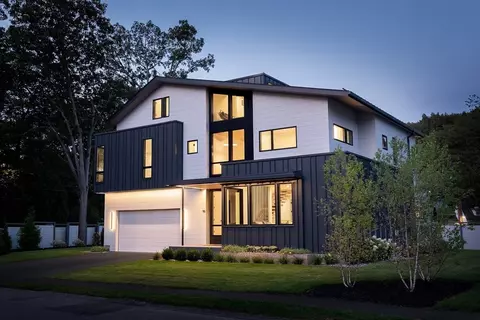 Exterior - 95 Deerfield Rd, Needham, MA 02492 photo 9 of 9