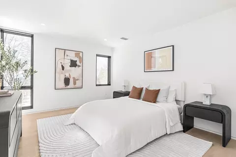 Bedroom - 95 Deerfield Rd, Needham, MA 02492 photo 4 of 6
