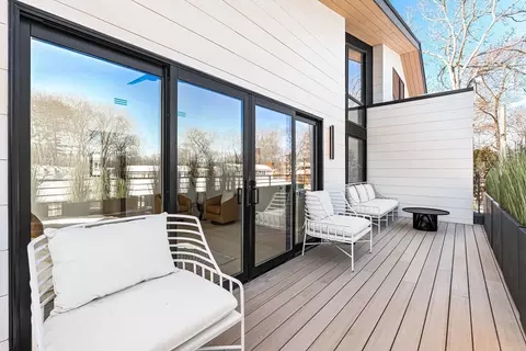 Exterior - 95 Deerfield Rd, Needham, MA 02492 photo 3 of 9