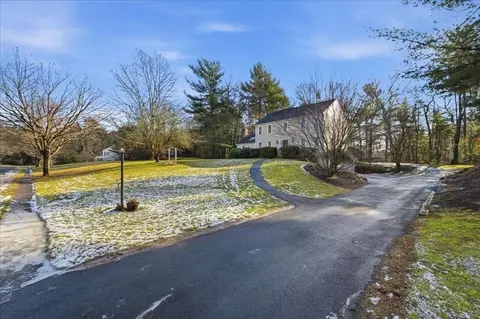 11 Opal Ave, Middleboro, MA 02346